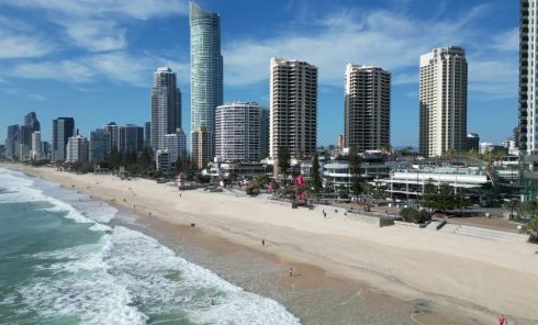 26984830_MotionElements_gold-coast-skyscrapers-and-surfers-paradise-beach-vimage-a-0005